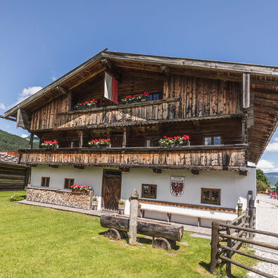 Ein Rundgang im Heimatmuseum Sixenhof gibt Einblick in das frühere Leben auf einem typischen Tiroler Bauernhof.