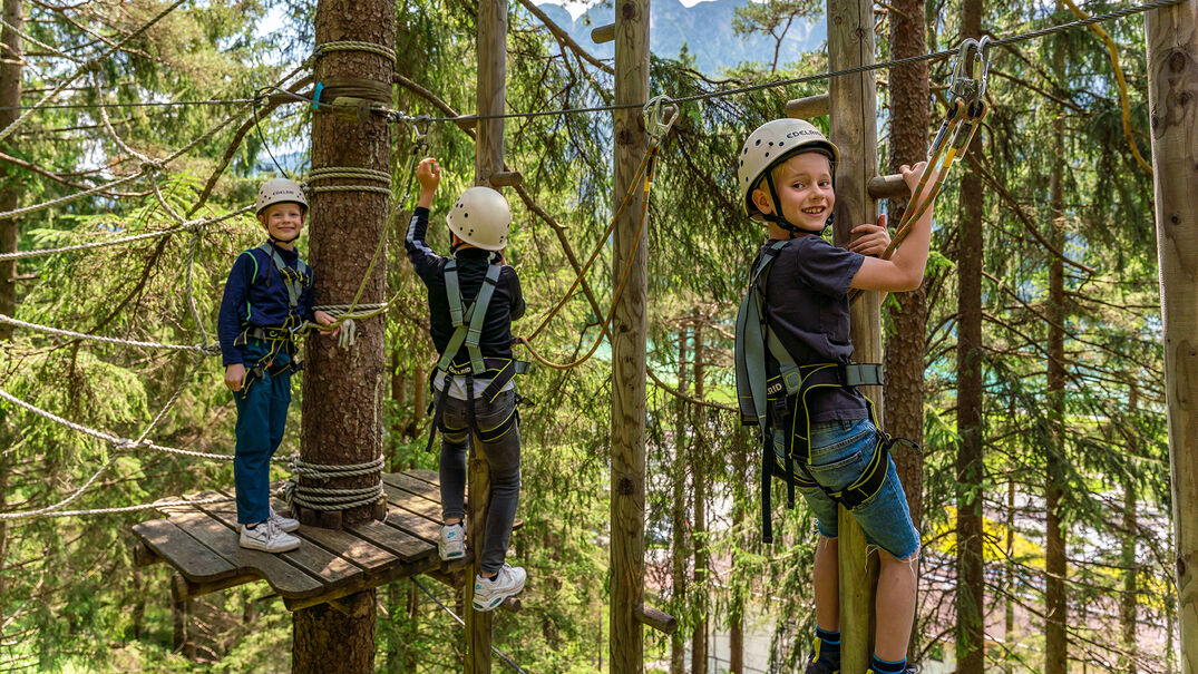 Klettern im Abenteuerpark Achensee in Achenkirch Kletterspaß für Kinder im Abenteuerpark Achensee in Achenkirch.