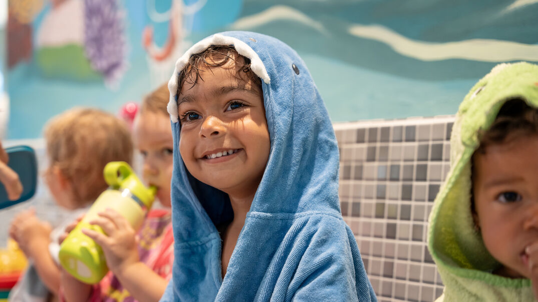 Atoll Achensee Kinder haben eine großartige Zeit beim Wasserspaß im Atoll Achensee.