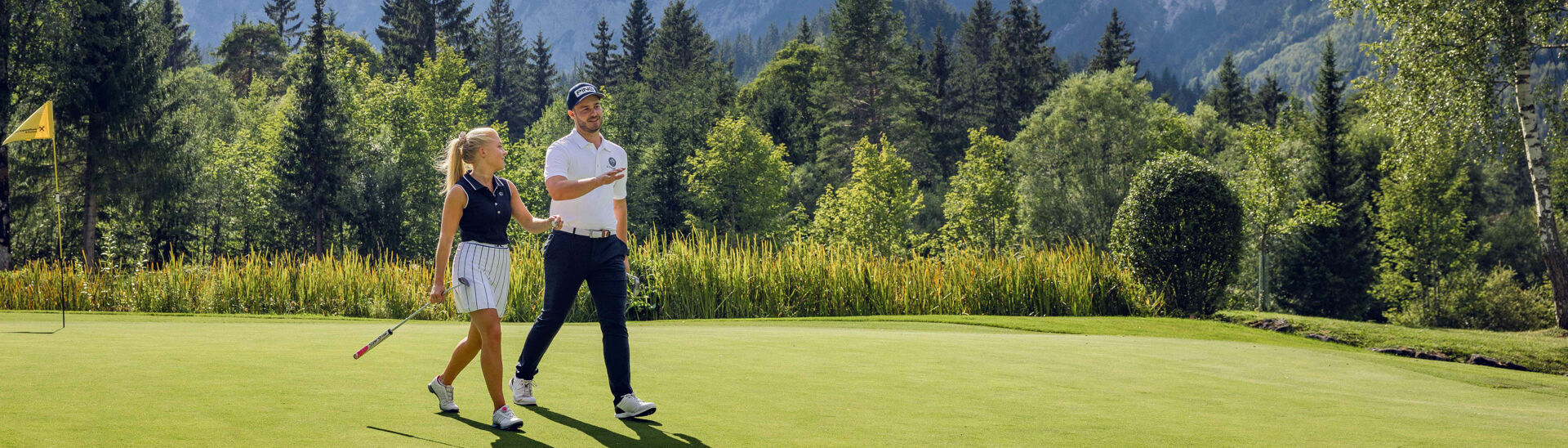 Eine spektakuläre Kulisse prägt das Bild des Golf- und Landclubs Achensee in Pertisau und macht Golfen in der Region zu einem Highlight.}