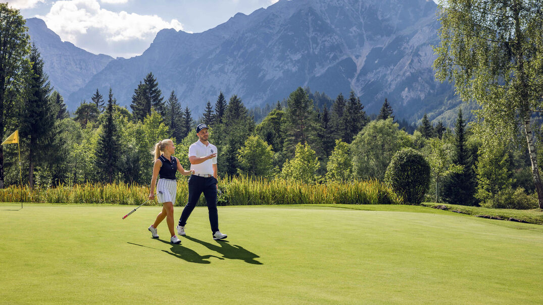 Eine spektakuläre Kulisse prägt das Bild des Golf- und Landclubs Achensee in Pertisau und macht Golfen in der Region zu einem Highlight.