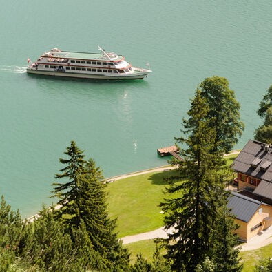 Combine a hike to the Gaisalm with a boat trip on board the Achensee ships.