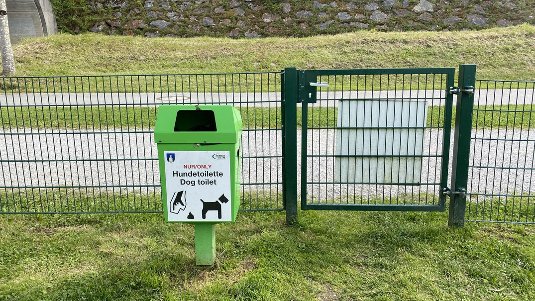 Hundetoilette Die Hundetoilette am Hundebadestrand in Pertisau am Achensee.