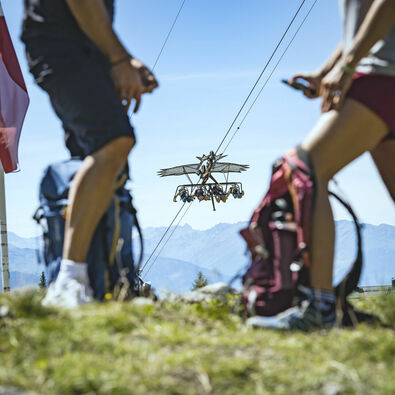 Mit dem AIRROFAN Skyglider kann man über die Berglandschaft der Region Achensee fliegen.