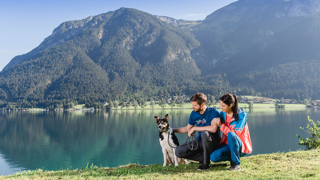 Urlaub mit Hund in Maurach am Achensee Die Ferienregion Achensee bietet beste Voraussetzungen für einen aktiven und erholsamen Urlaub gemeinsam mit Ihrem Hund.