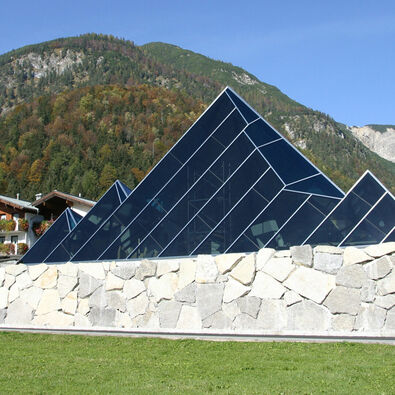 Der Tiroler Steinöl Vitalberg in Pertisau am Achensee ist ein Ausflugsziel für Groß und Klein.