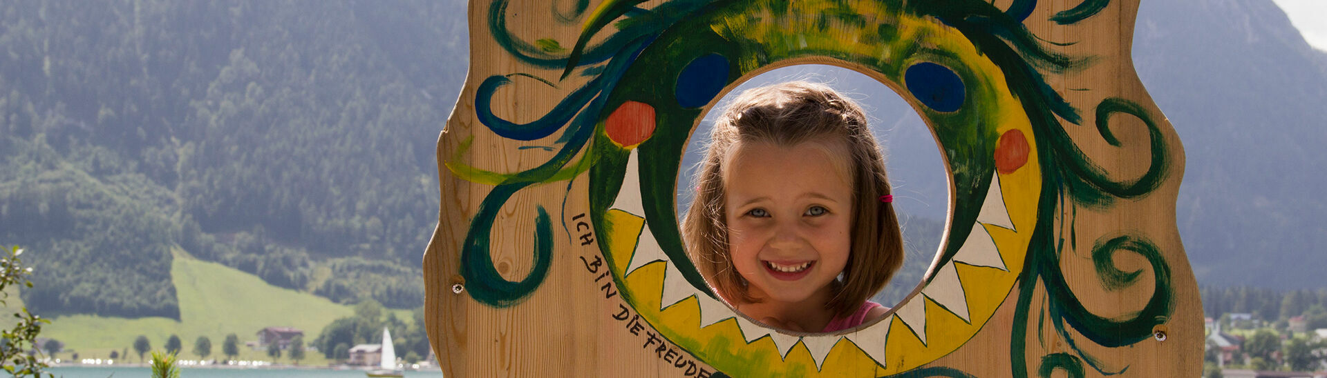 Der Wusel-Seeweg am Ufer des Achensees zwischen Maurach und Achenkirch ist ein Outdoor-Paradies für Kinder.}