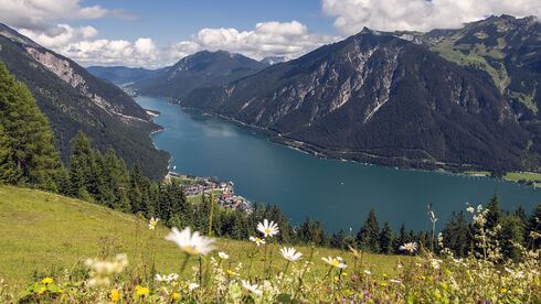 achensee-karwendel-zwoelferkopf-panorama.jpg