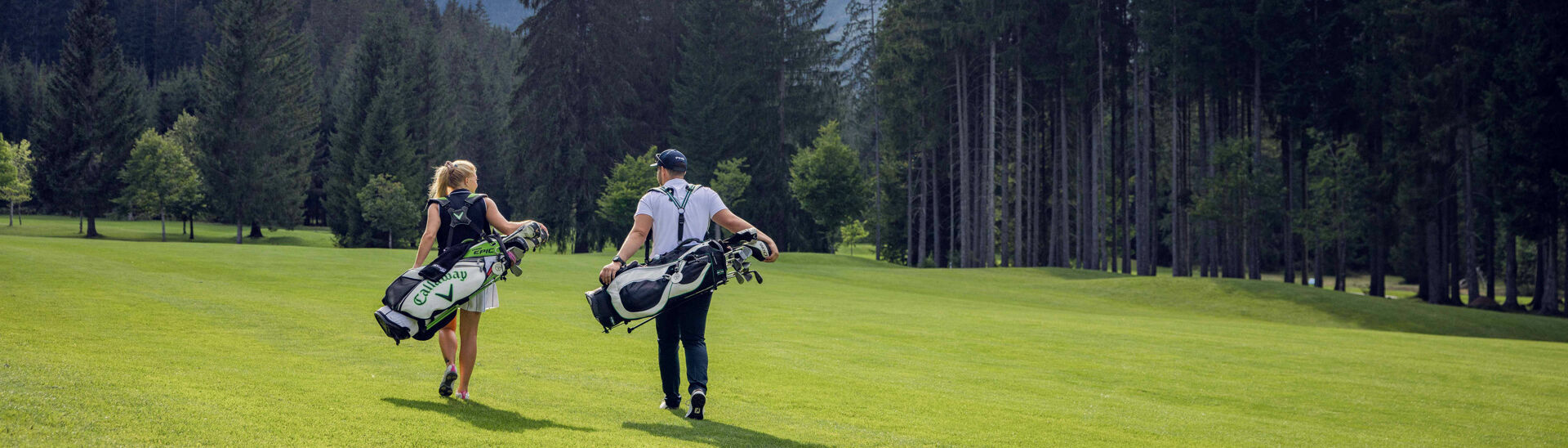 Golfen in Pertisau am Achensee Eine spektakuläre Kulisse prägt das Bild des Golf- und Landclubs Achensee in Pertisau und macht Golfen in der Region zu einem Highlight.}