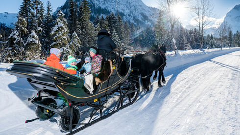winterzauber-pertisau-pferdeschlitten-karwendel.jpg