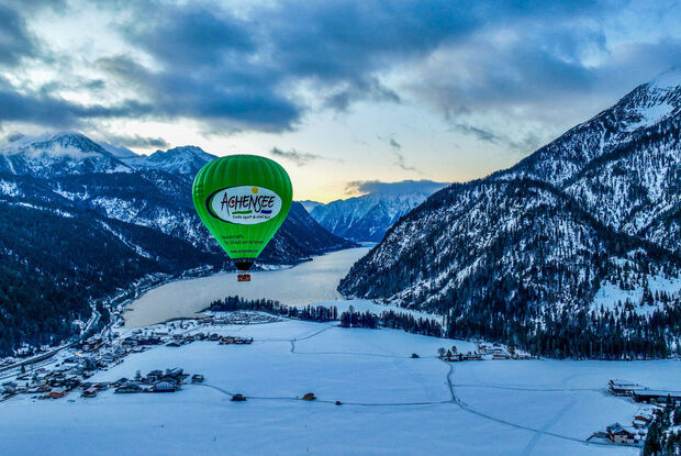 Ballonfahren im Winter Mit dem Heißluftballon über die Winterlandschaft am Achensee schweben und die Region somit aus der Vogelperspektive erleben.