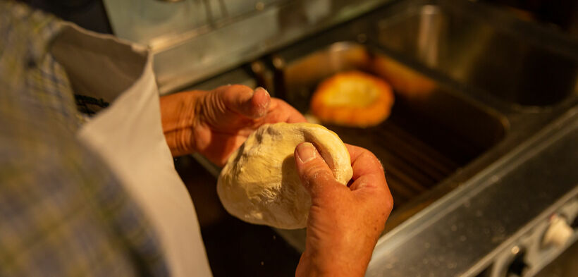 Beim Achentaler Kirchtag im Heimatmuseum Sixenhof gibt es leckerer traditionelle Gerichte.
