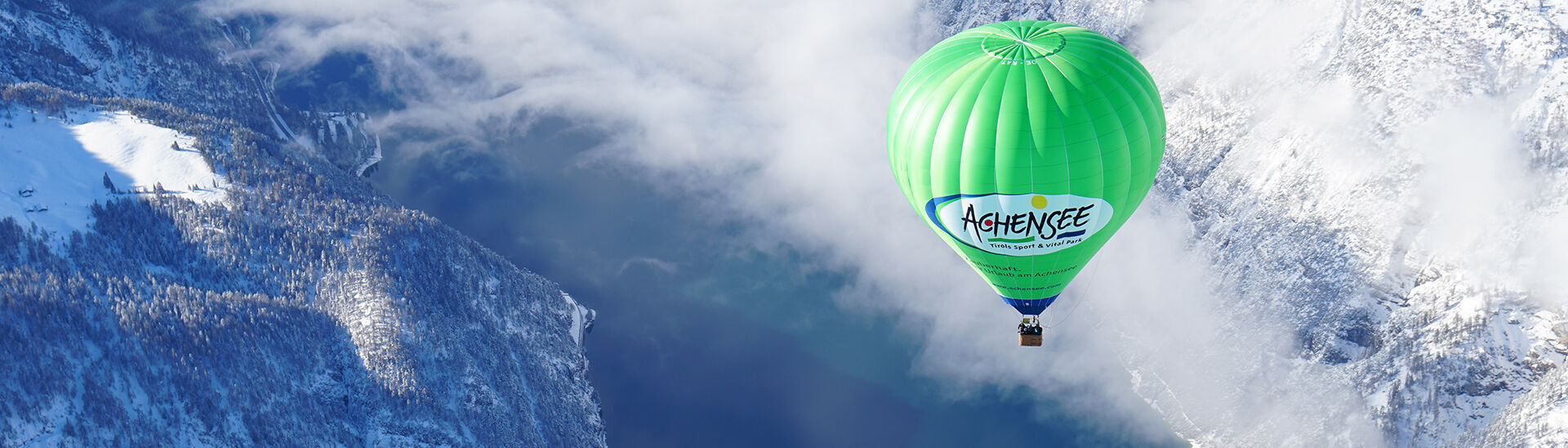 Ballonfahren im Winter Mit dem Heißluftballon über die Winterlandschaft am Achensee schweben und die Region somit aus der Vogelperspektive erleben.}