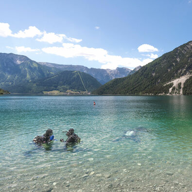 Der Achensee ist nicht nur der größte sondern auch der tiefste See in Tirol und ist daher sehr gut geeignet für Tauchausflüge.