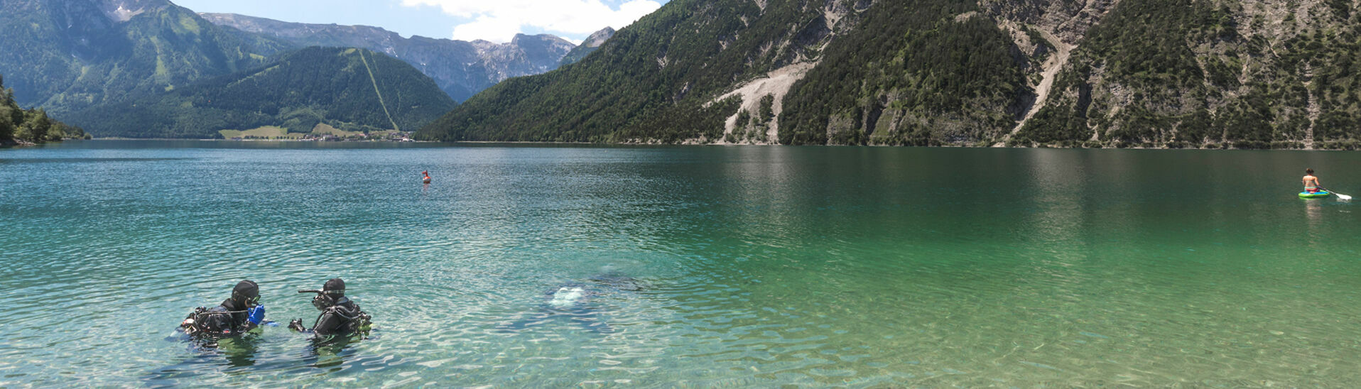 Der Achensee ist nicht nur der größte sondern auch der tiefste See in Tirol und ist daher sehr gut geeignet für Tauchausflüge.}