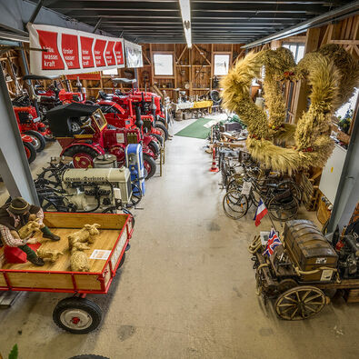 Traktorenausstellung in der Achenseer Museums- und Erlebniswelt in Maurach am Achensee.