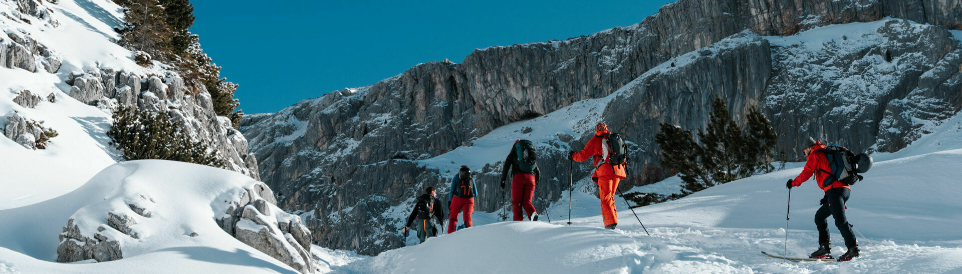 Skitourengehen im Rofan am Achensee Teilnehmer beim Skitourencamp im Rofan am Achensee.}