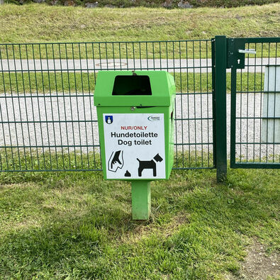 A dog toilet at the dog-friendly beach in Pertisau am Achensee.
