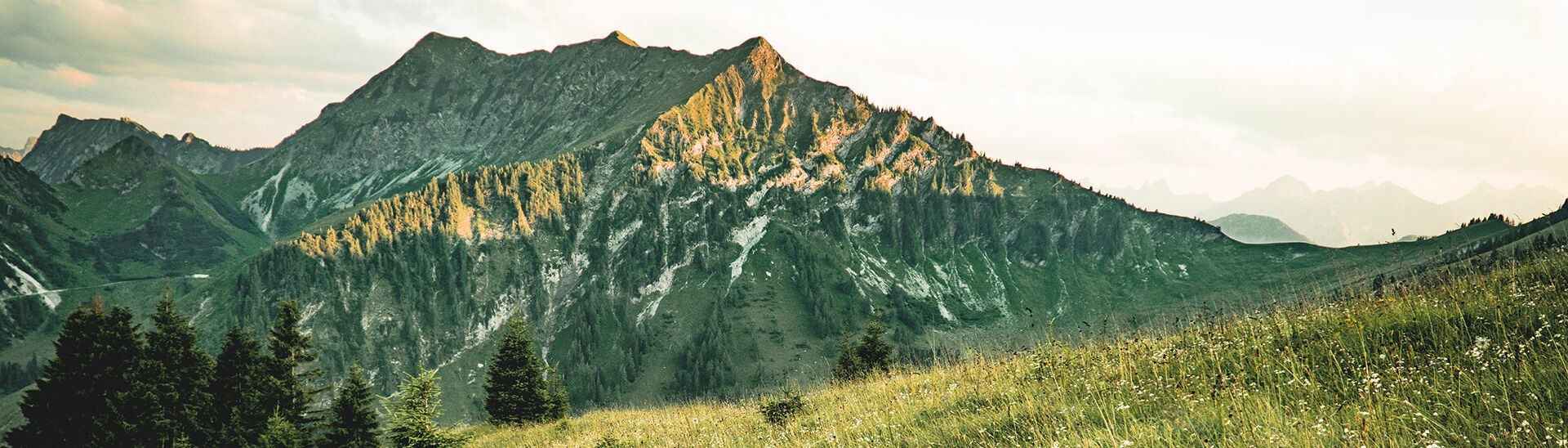 Hiking tour to the Hochplatte The Hochplatte in Achenkirch am Achensee affords gorgeous views.}