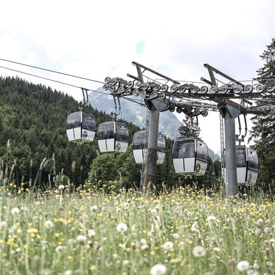 The Karwendel cable car starts in Pertisau and gives access to the Zwölferkopf area. 