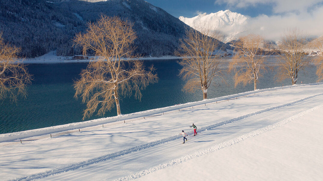 Langlaufspaß in Maurach am Achensee Mehr als 220 Loipenkilometer bieten rund um Tirols größten See uneingeschränkten Langlaufgenuss.