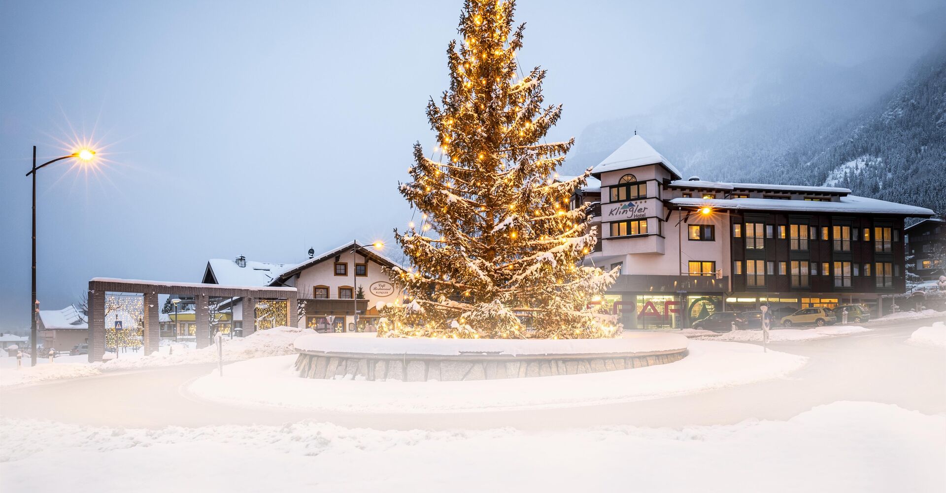 Hotel-Klingler-Aussenansicht-im-Winter.jpg