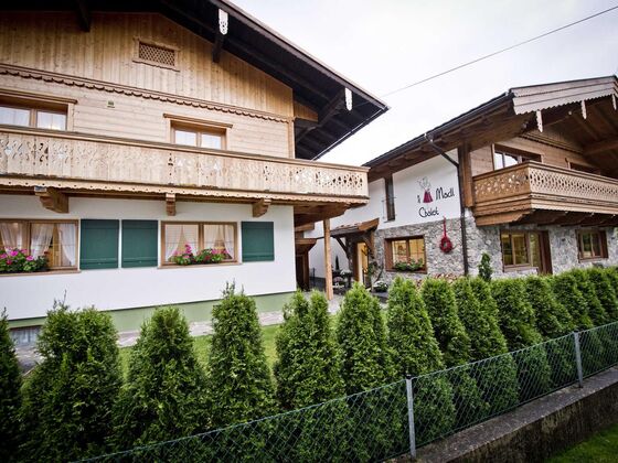 Appartements & Chalet zum Tiroler Bua & Madl